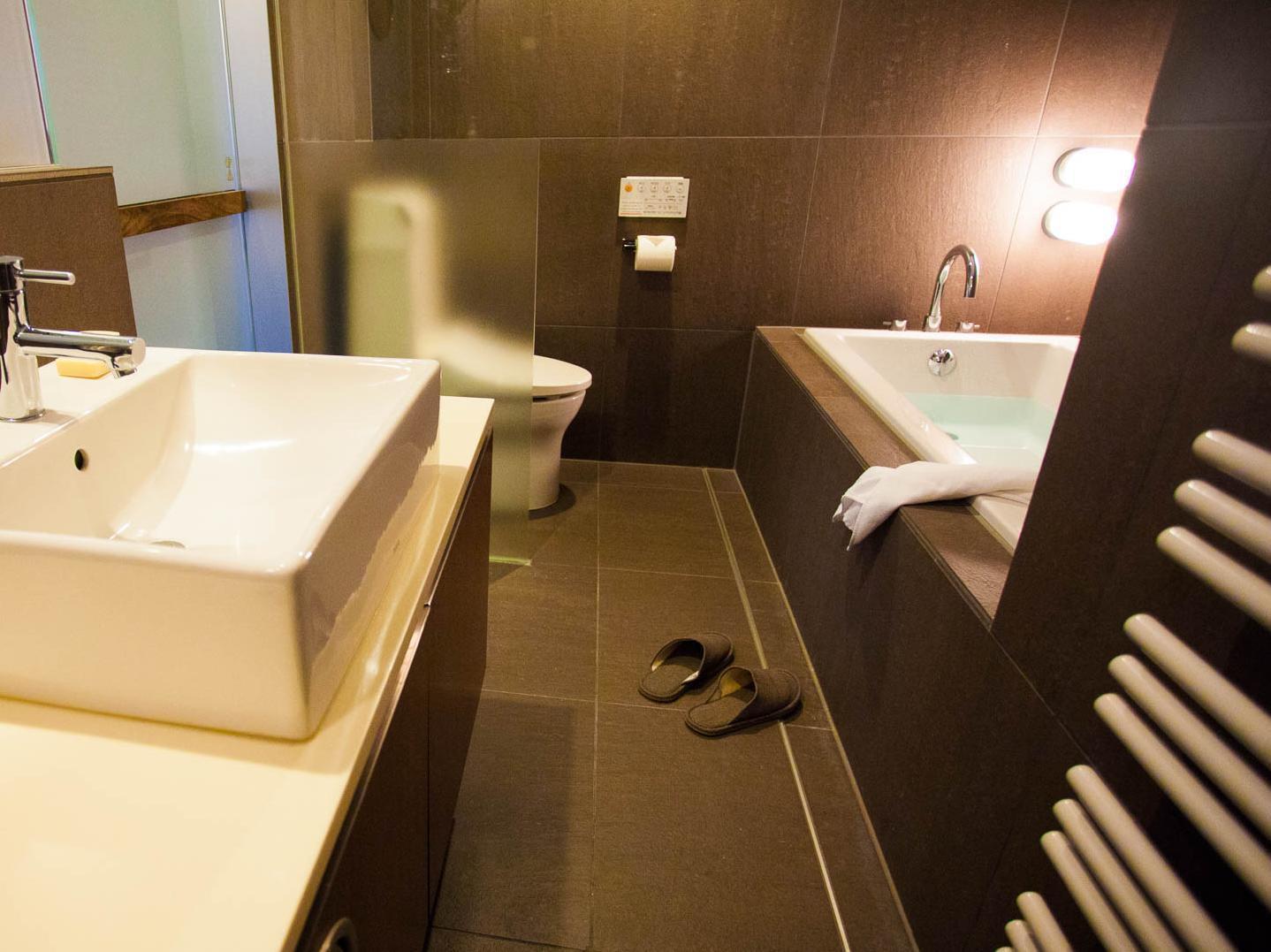 Hinzan Aparthotel Kucsan Kültér fotó